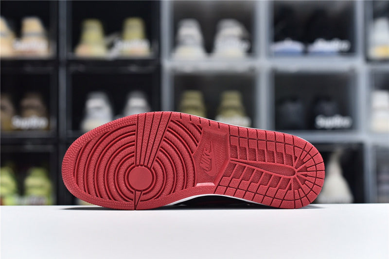 Nike Air Jordan 1 High Bred Banned